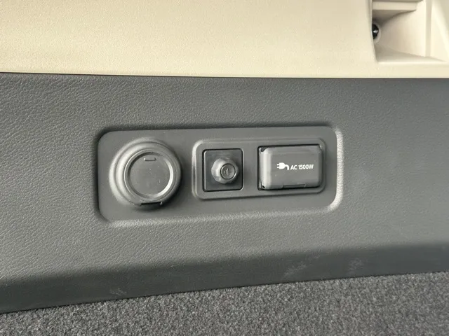 エクストレイル(ニッサン)オーテック e-4ORCE アドバンスドパッケージ登録済未使用車 9