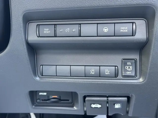 セレナ(ニッサン)eパワーハイウェイスターV アラウンドビューモニター 12.3ナビ登録済未使用車 14