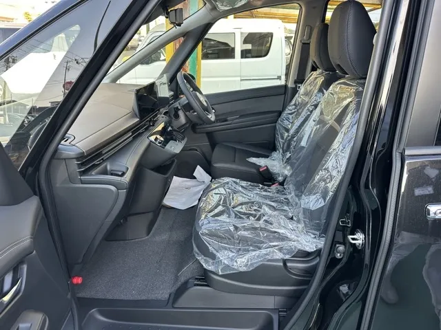 セレナ(ニッサン)eパワーハイウェイスターV アラウンドビューモニター 12.3ナビ登録済未使用車 3