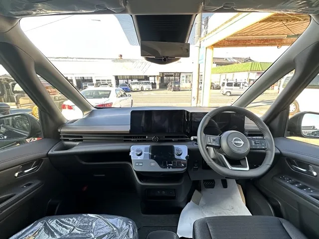 セレナ(ニッサン)eパワーハイウェイスターV アラウンドビューモニター 12.3ナビ登録済未使用車 6