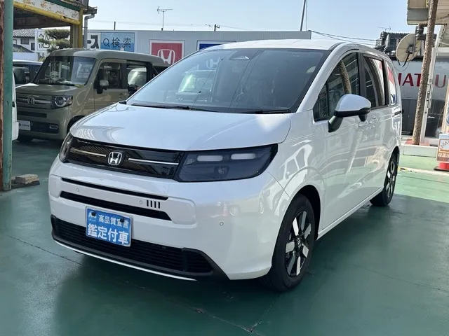 フリード(ホンダ)e：HEV エアー EX ６人乗登録済未使用車 1