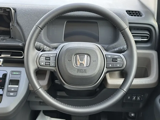 フリード(ホンダ)e：HEV エアー EX ６人乗登録済未使用車 7