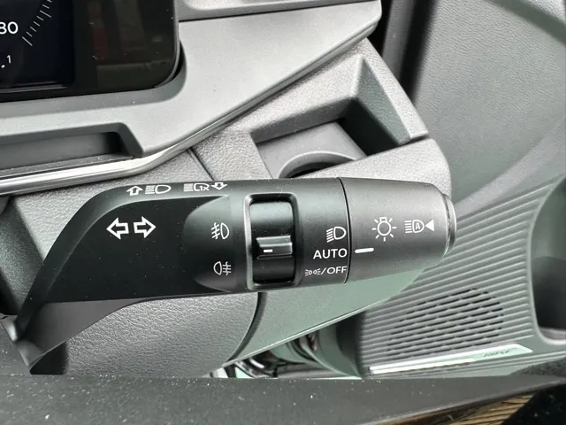 オーラ(ニッサン)ニスモ プロパイロット ナビ ワイヤレス充電中古車 17