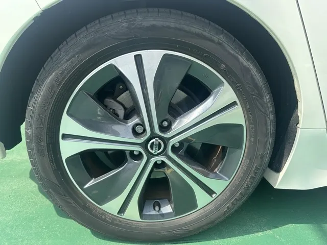 リーフ(ニッサン)X Vセレクション中古車 10