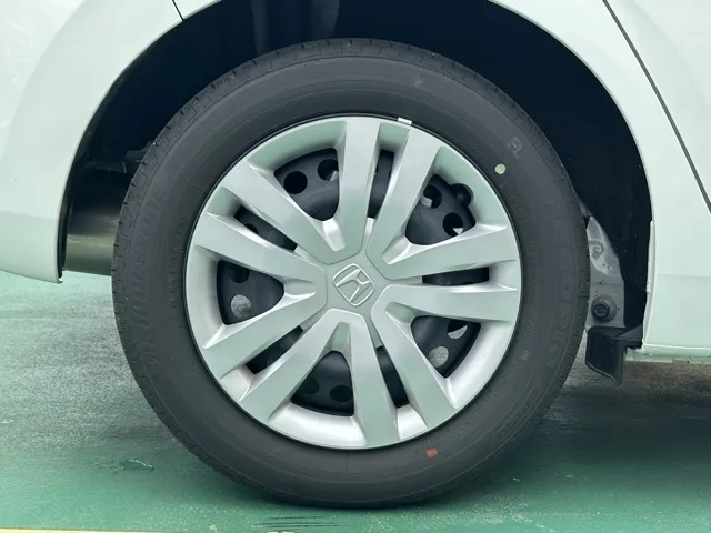 フィット(ホンダ)HOME（ホーム）中古車 9