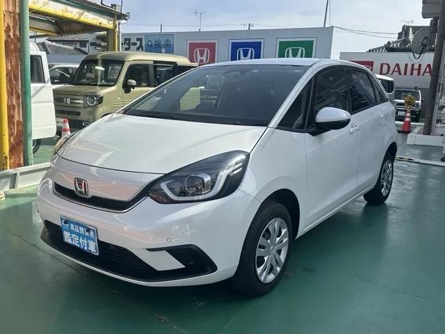 フィット(ホンダ)e：HEV ホーム ４ＷＤ中古車 1