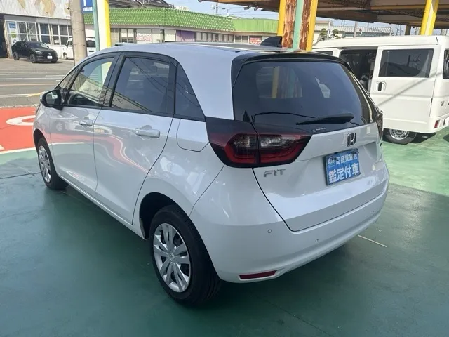 フィット(ホンダ)e：HEV ホーム ４ＷＤ中古車 2
