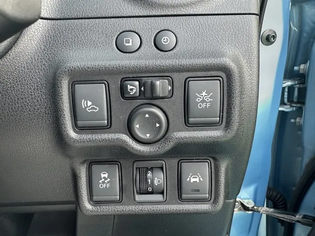 ノート(ニッサン)eパワーX中古車 13