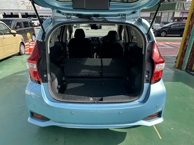 ノート(ニッサン)eパワーX中古車 8