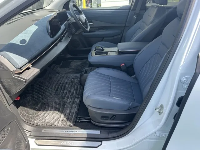 アリア(ニッサン)B9 e-4ORCE リミテッド中古車 3