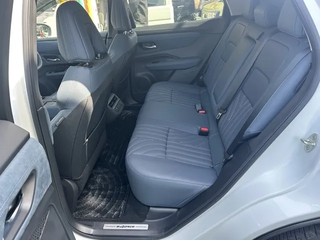 アリア(ニッサン)B9 e-4ORCE リミテッド中古車 4