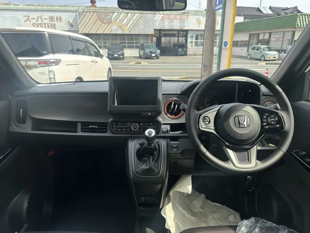 N-ONE(ホンダ)ＲＳ ６ＭＴ届出済未使用車 5