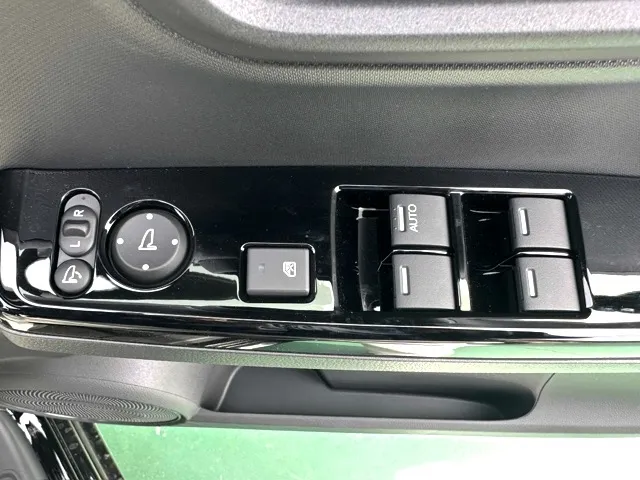 N-ONE(ホンダ)ＲＳ ６ＭＴ届出済未使用車 12