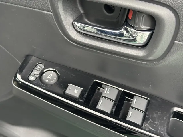 N-ONE(ホンダ)ＲＳ ６ＭＴ届出済未使用車 12