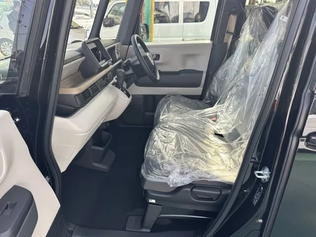 N-BOX(ホンダ)N-BOX コンフォートＰ届出済未使用車 3
