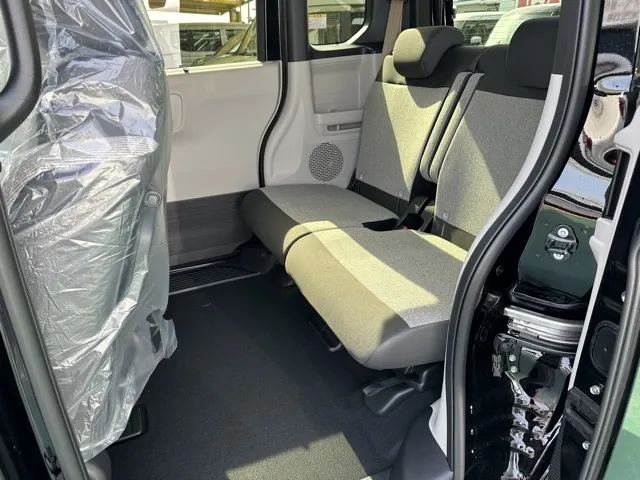 N-BOX(ホンダ)N-BOX コンフォートＰ届出済未使用車 4