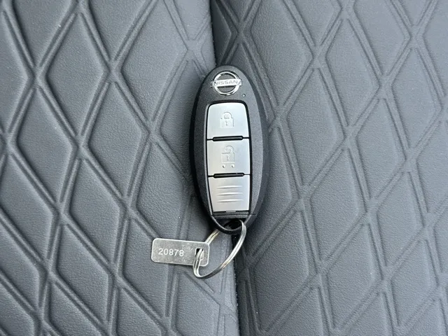 キックス(ニッサン)オーテック中古車 28
