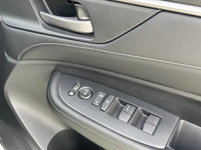 WR-V(ホンダ)Z登録済未使用車 13