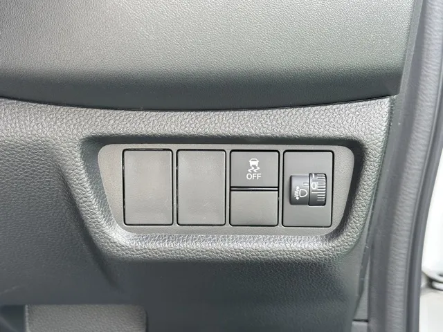 WR-V(ホンダ)Z登録済未使用車 14