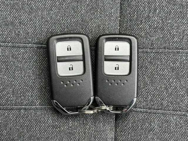 フィット(ホンダ)e：HEV ホーム ブラックスタイル中古車 25