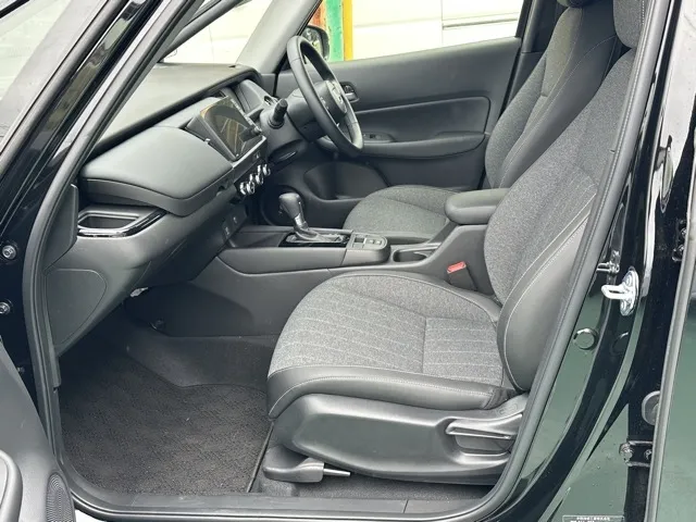 フィット(ホンダ)e：HEV ホーム ブラックスタイル中古車 3
