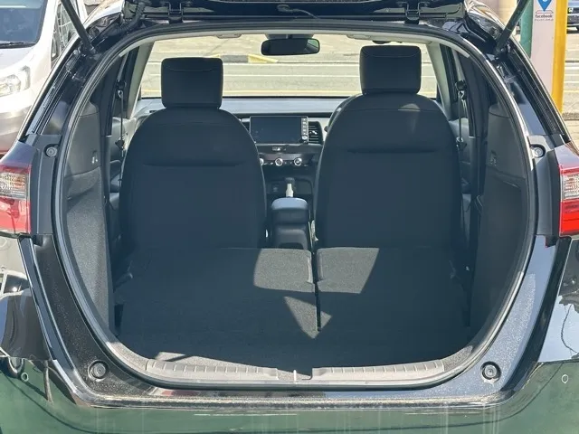 フィット(ホンダ)HOME（ホーム）中古車 9
