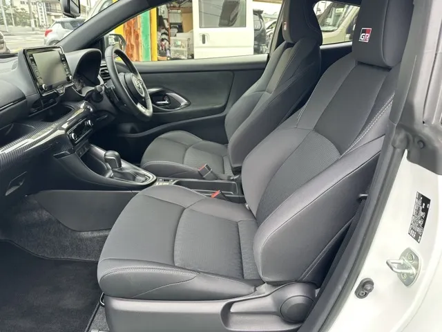 GRヤリス(トヨタ)RS AT中古車 3