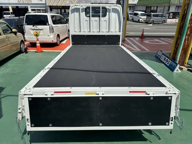キャンター(三菱)全低床 平ボディ ２ｔ登録済未使用車 9