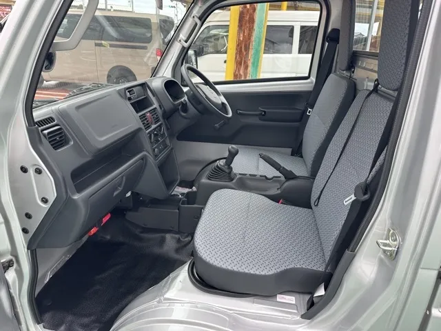 キャリートラック(スズキ)KC 4WD 5MT届出済未使用車 3