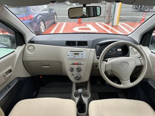 ミラ(ダイハツ)Xスペシャル 5MT中古車 5