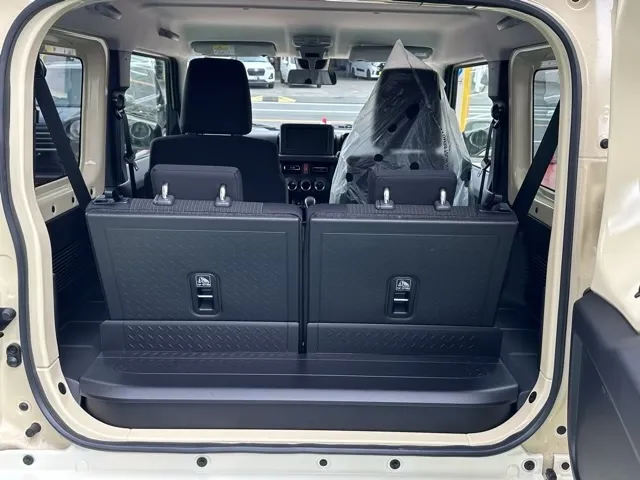 ジムニー(ダムド)XC リトルB WHITE EDITION新車見本展示無 7
