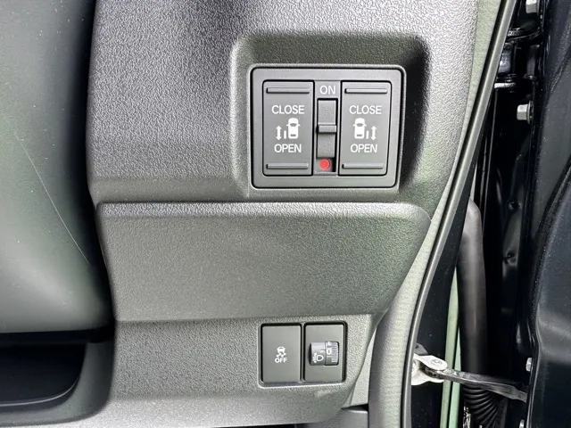 N-BOX(ホンダ)N-BOXカスタムターボ届出済未使用車 15