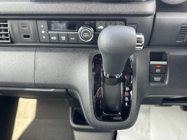 N-BOX(ホンダ)N-BOXカスタムターボ届出済未使用車 17