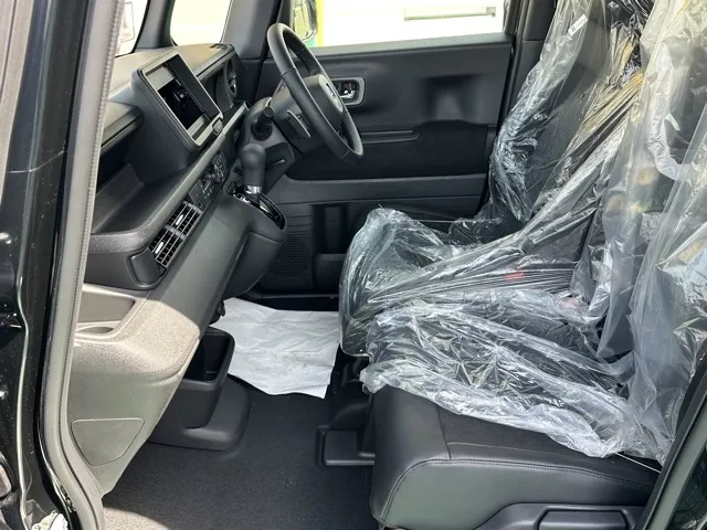 N-BOX(ホンダ)N-BOXカスタムターボ届出済未使用車 3