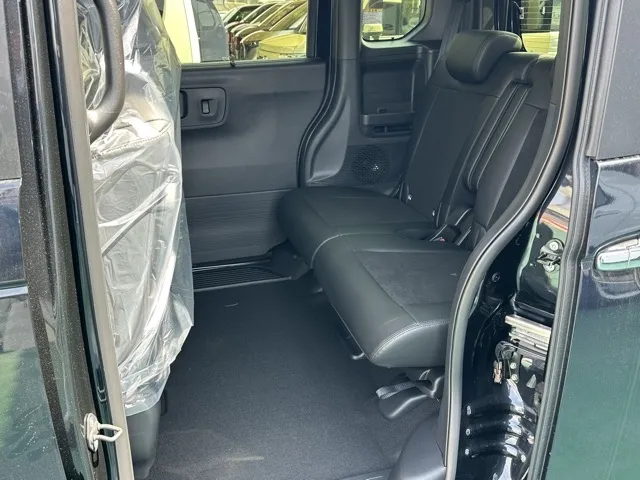 N-BOX(ホンダ)N-BOXカスタムターボ届出済未使用車 4