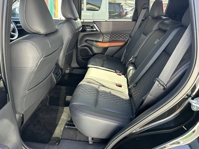 アウトランダー(三菱)P中古車 4