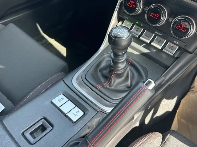BRZ(スバル)R 6MT中古車 14