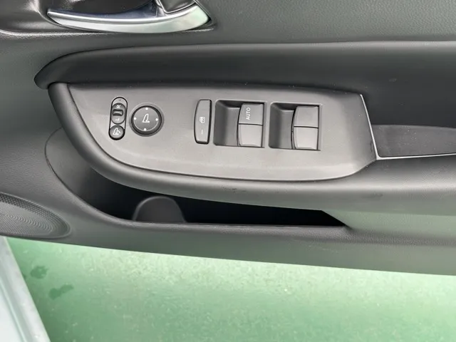 フィット(ホンダ)e：HEV ホーム登録済未使用車 9