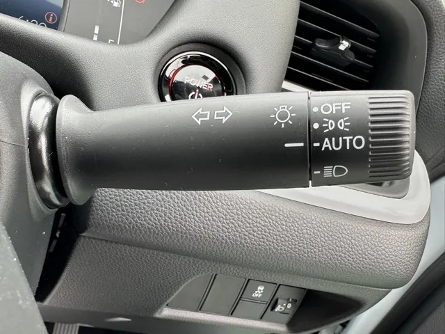 フィット(ホンダ)e：HEV ホーム登録済未使用車 17
