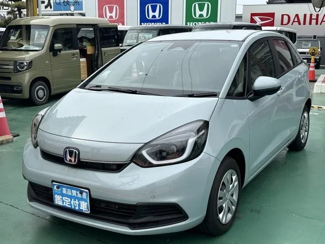 フィット(ホンダ)e：HEV ホーム登録済未使用車 1