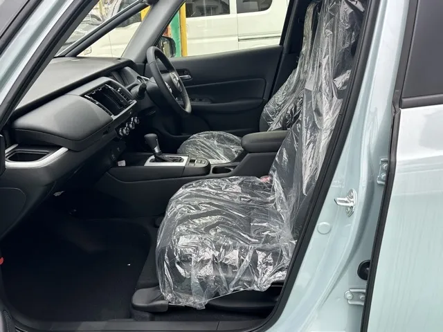 フィット(ホンダ)e：HEV ホーム登録済未使用車 3