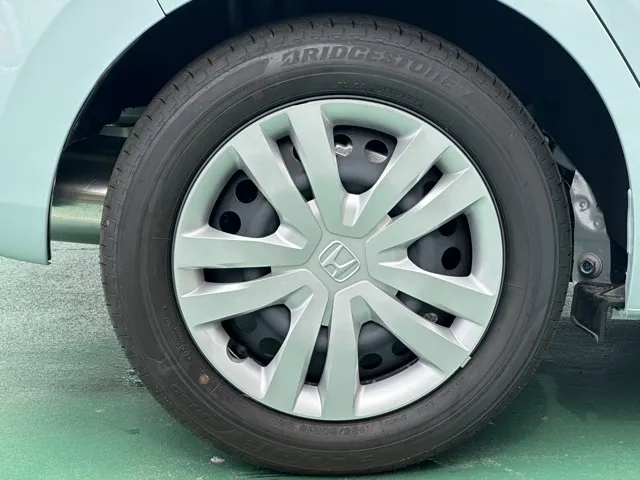 フィット(ホンダ)e：HEV ホーム登録済未使用車 8