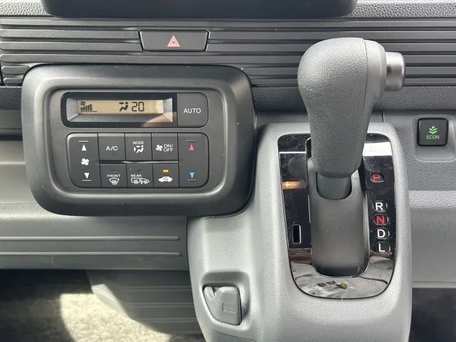 N-VAN(ホンダ)Gタイプ AT ４WD届出済未使用車 14