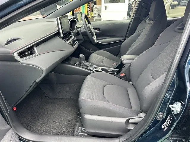 カローラスポーツ(トヨタ)ハイブリッドGZ中古車 3