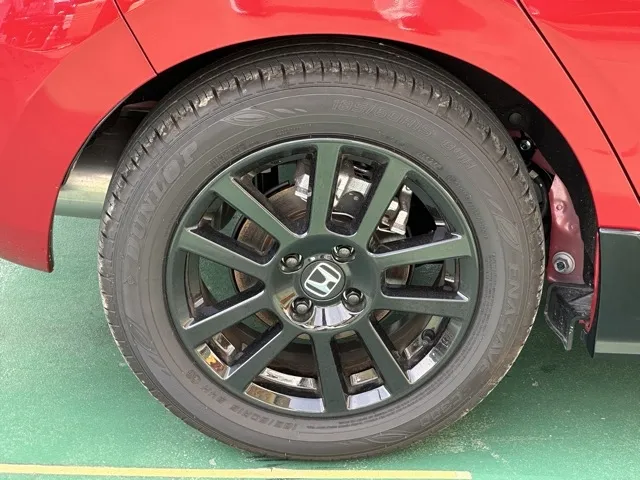 フィット(ホンダ)e：HEV ホーム ブラックスタイル中古車 10