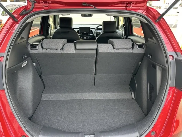 フィット(ホンダ)e：HEV ホーム ブラックスタイル中古車 8