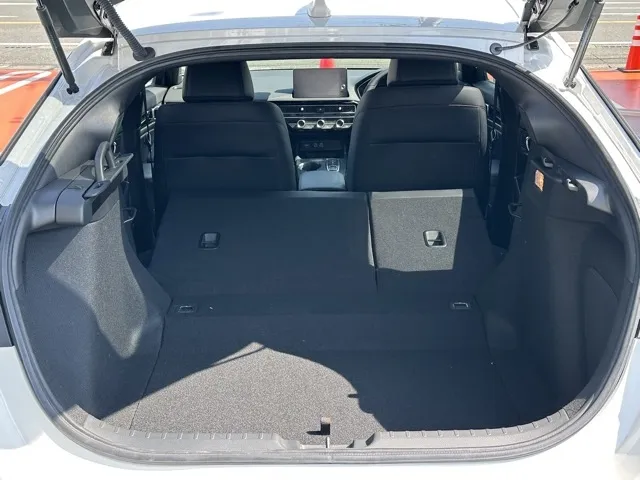 シビック(ホンダ)e：HEV中古車 9