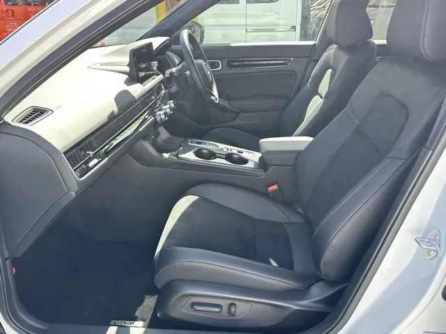 シビック(ホンダ)e：HEV中古車 3