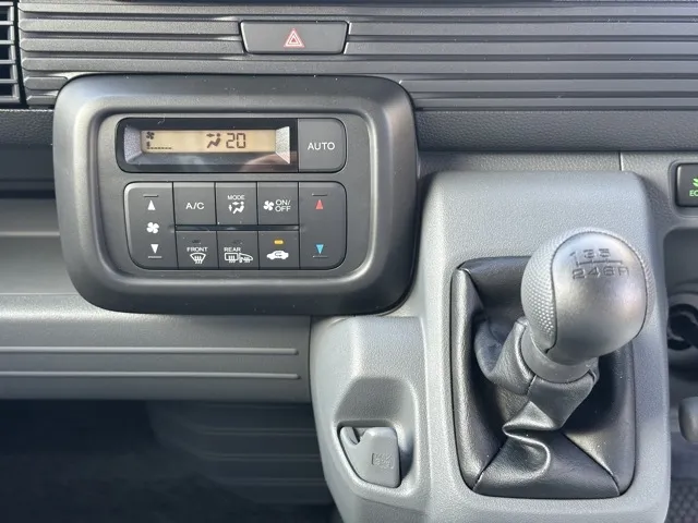 N-VAN(ホンダ)Gタイプ MT ４WD届出済未使用車 14