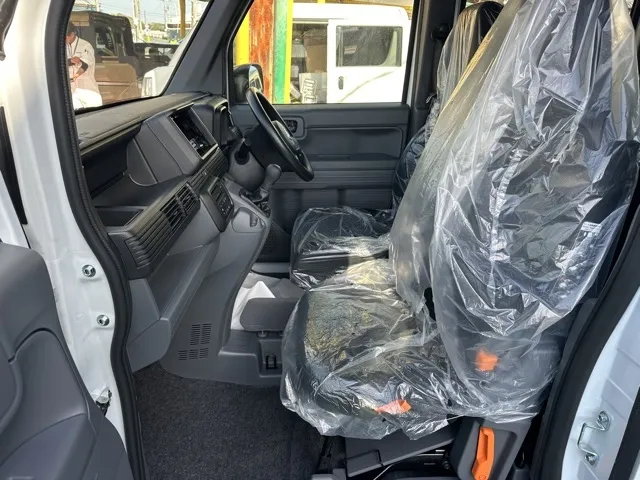 N-VAN(ホンダ)Gタイプ MT ４WD届出済未使用車 3